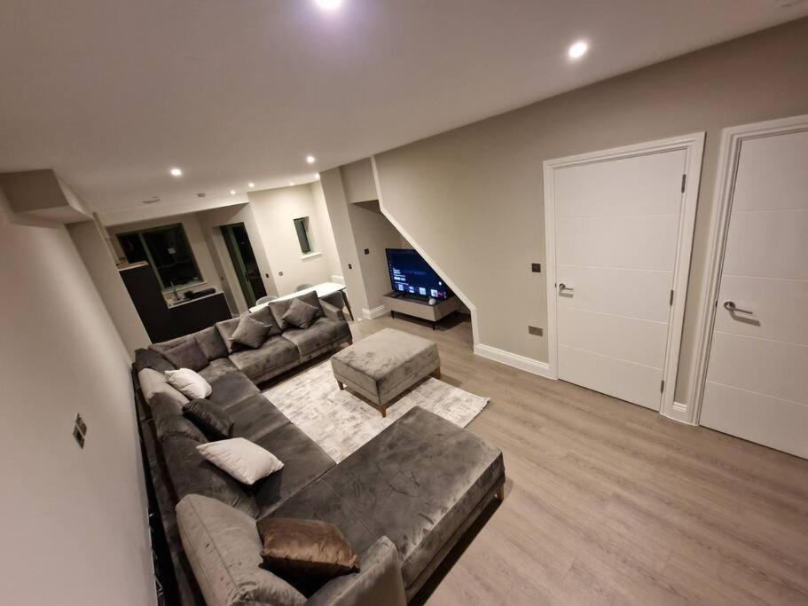 Stunning Newbuilt 3 Bed House Sleeps 9 Villa Edmonton Eksteriør billede